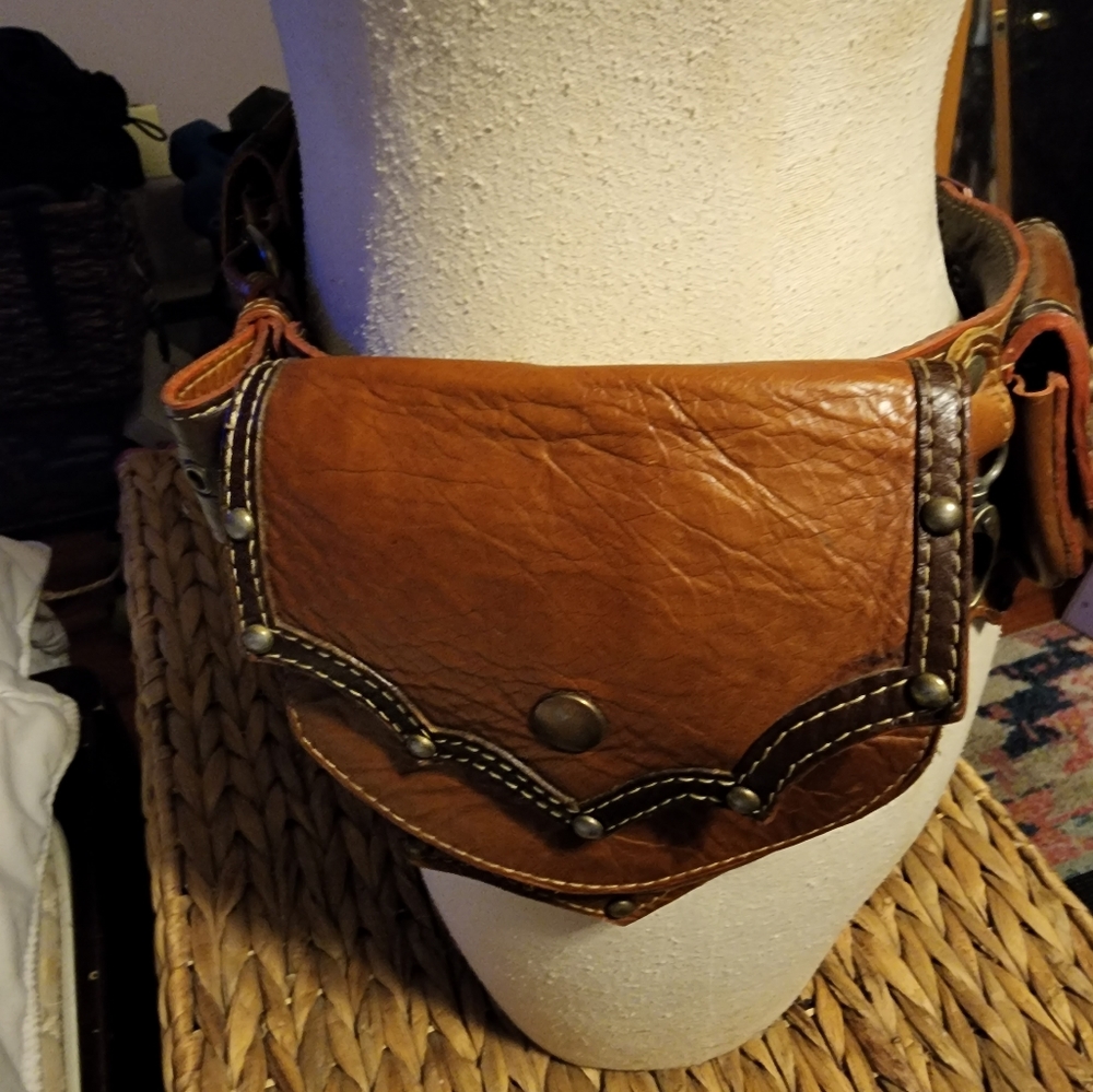 Offrandes Leather Utility Belt - image 1